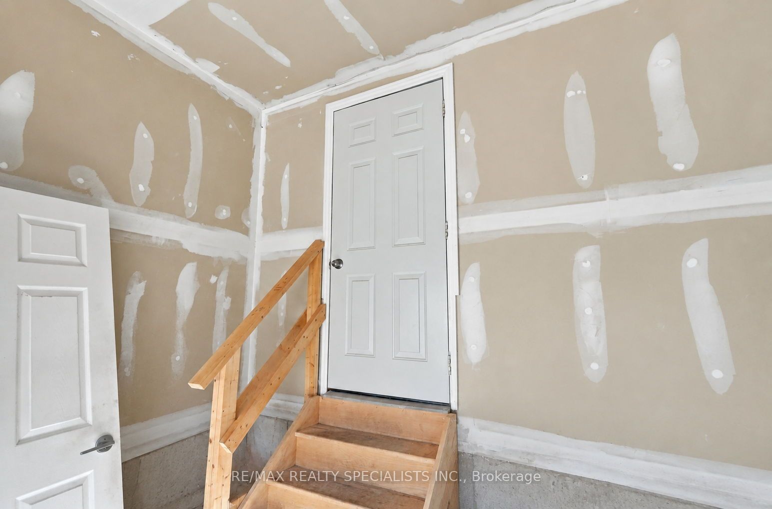 1011 Mccuaig Drive Bsmt Property Photo 19