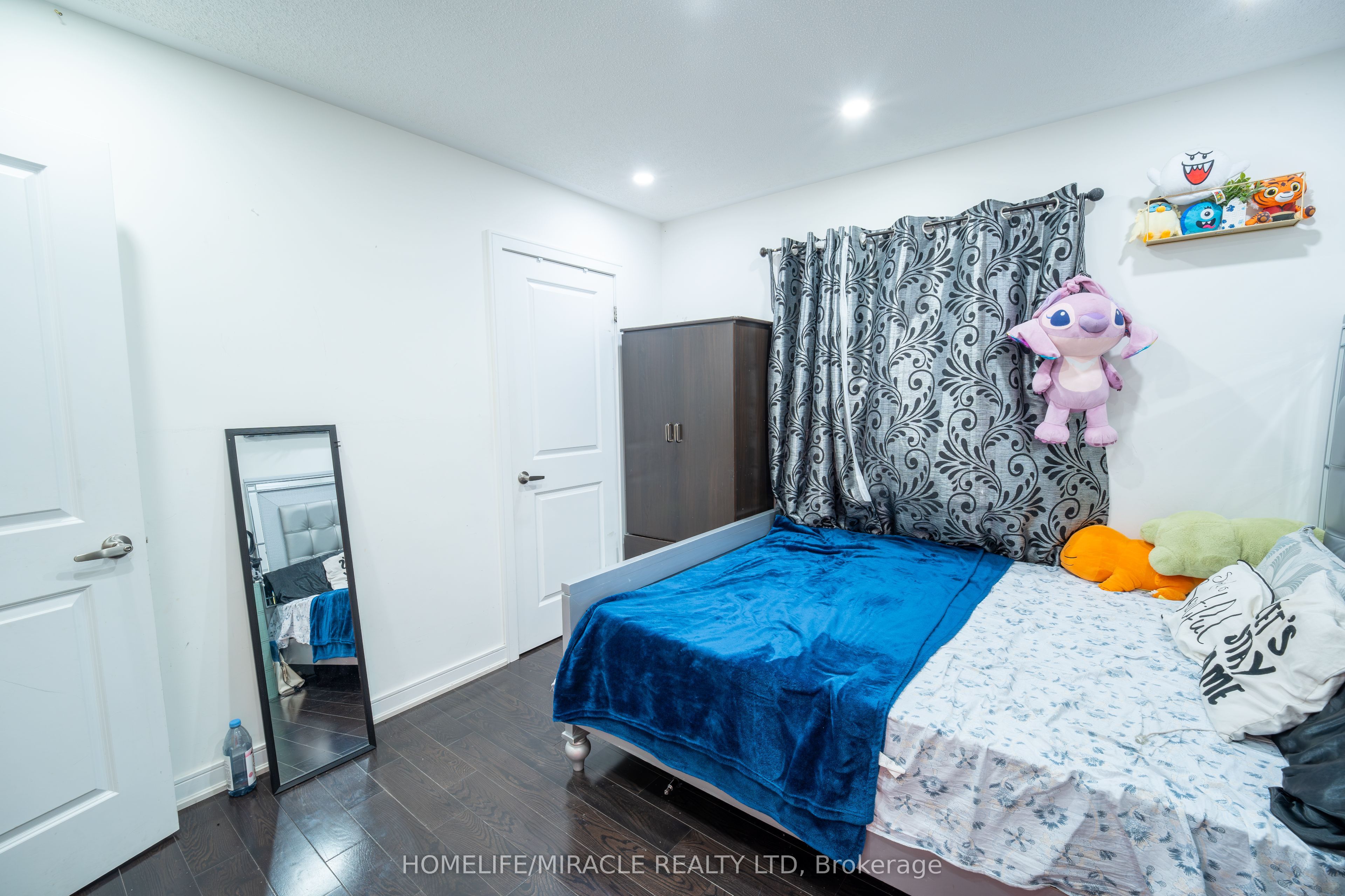 23 Hendricks Crescent Property Photo 24