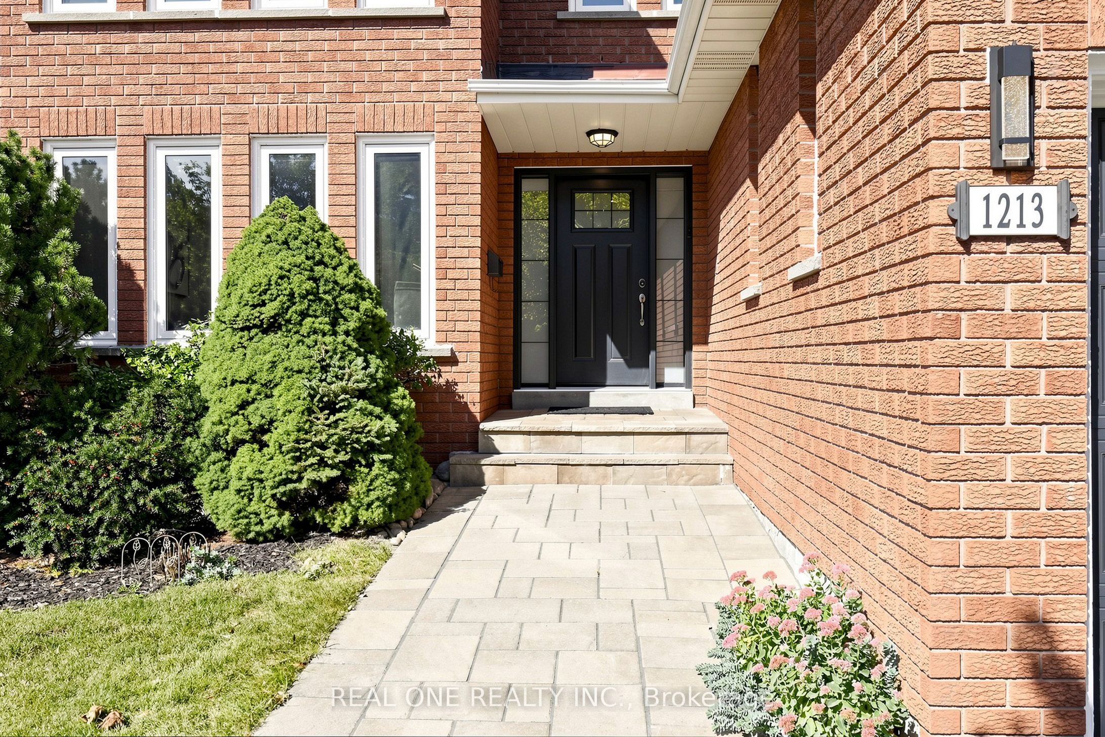 1213 Rosethorne Road Property Photo 3
