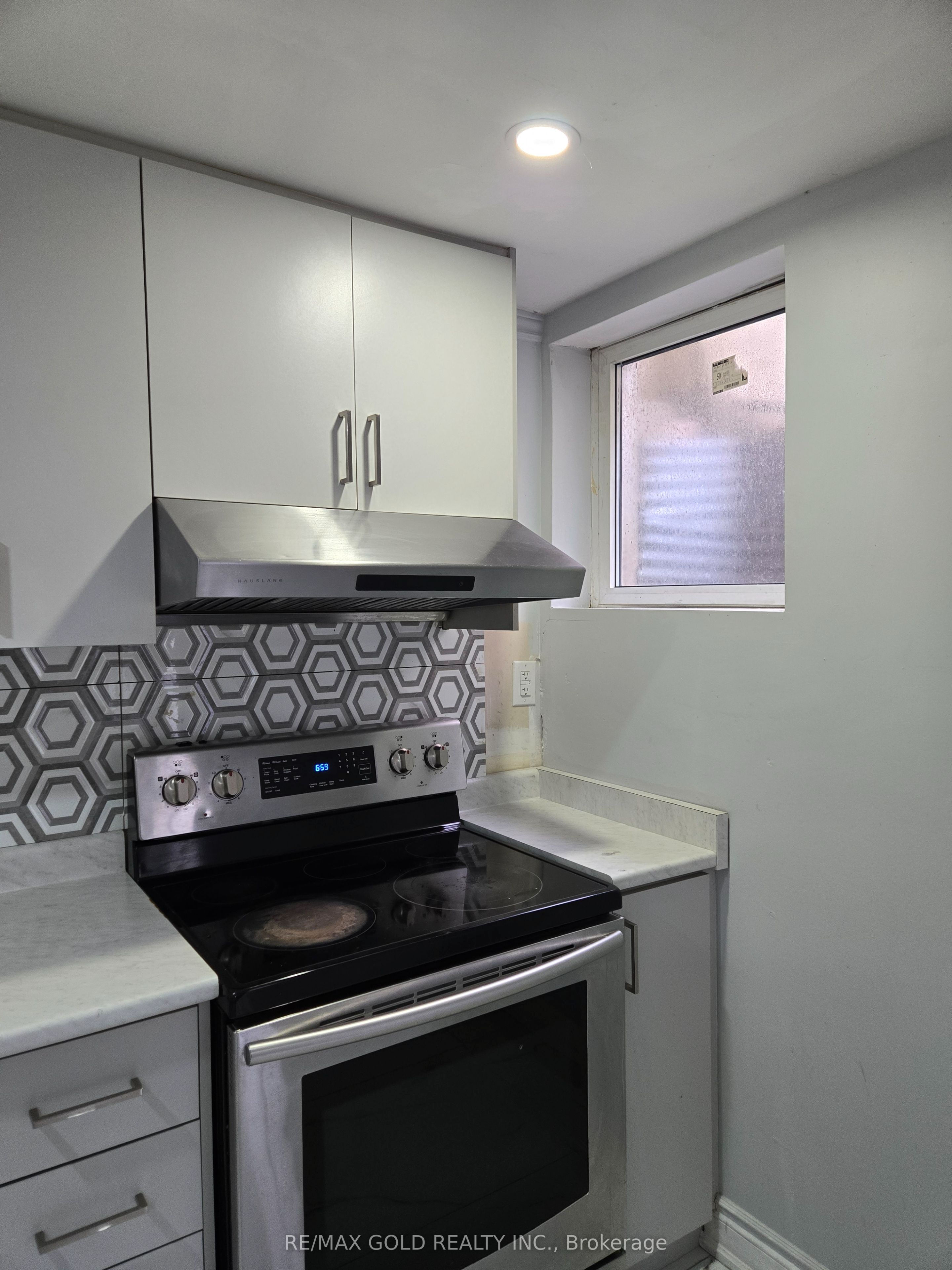 18 Markham Street Property Photo 3