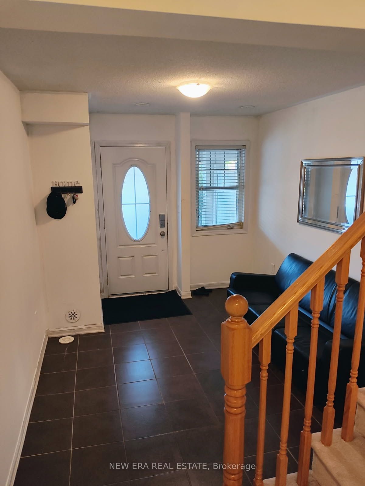225 Schreyer Crescent Property Photo 2