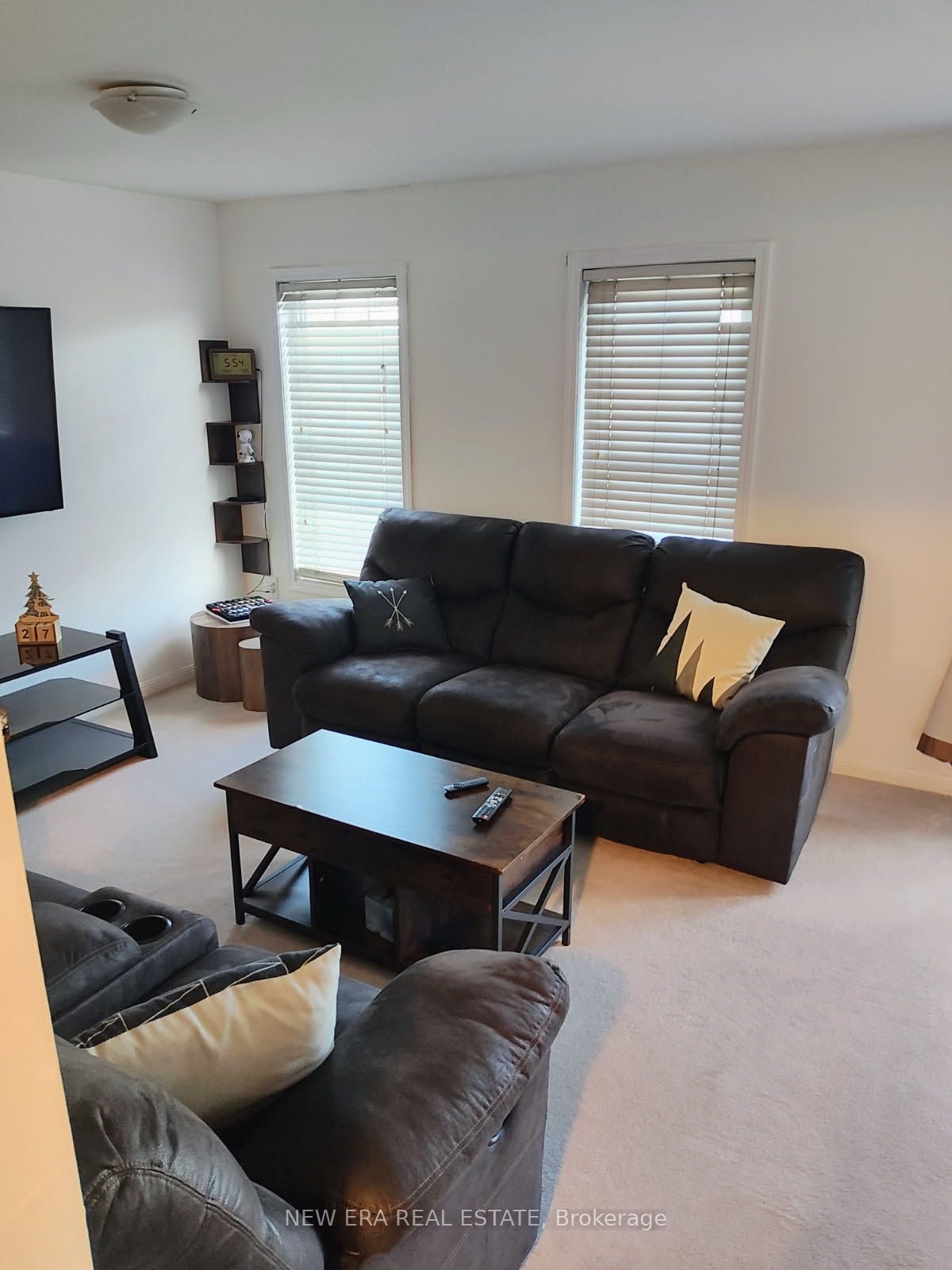 225 Schreyer Crescent Property Photo 8