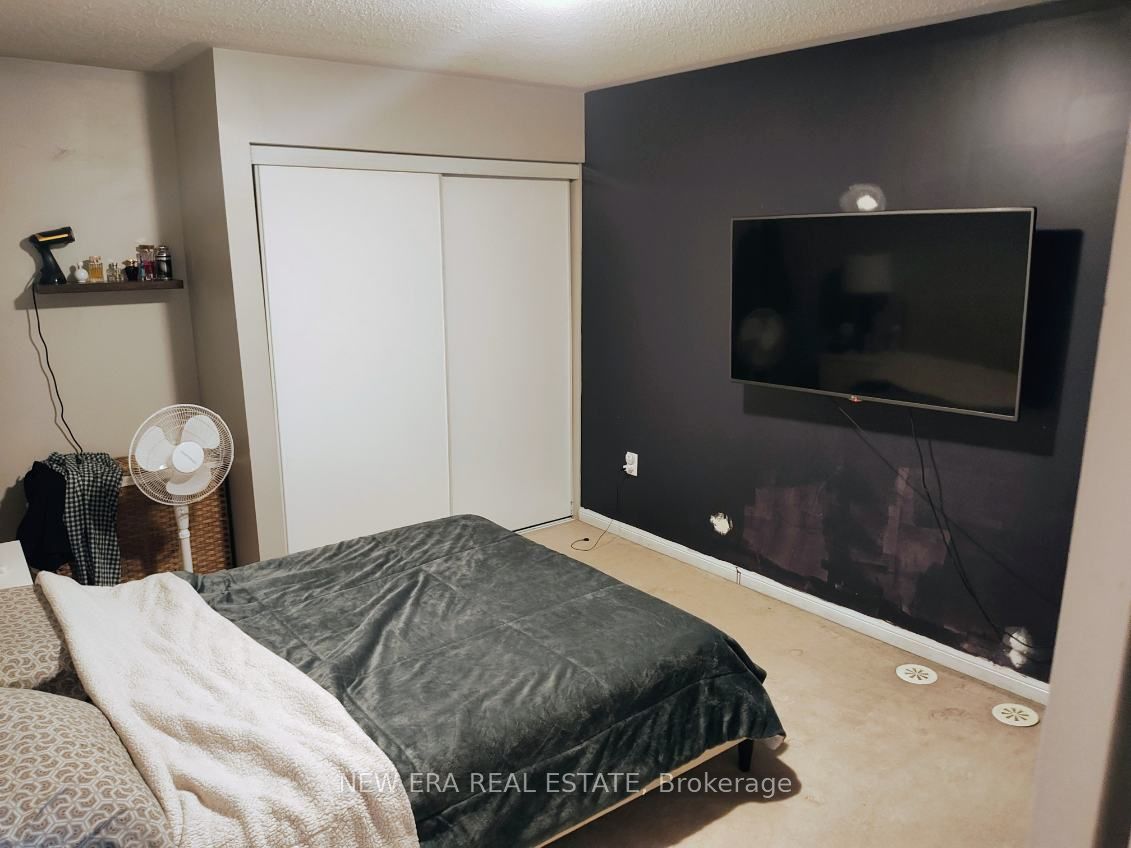 225 Schreyer Crescent Property Photo 10