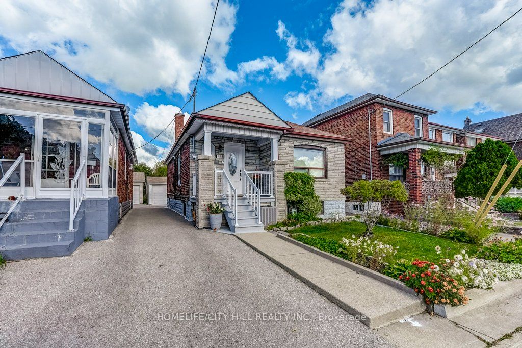 118 Lambton Avenue Property Photo 2