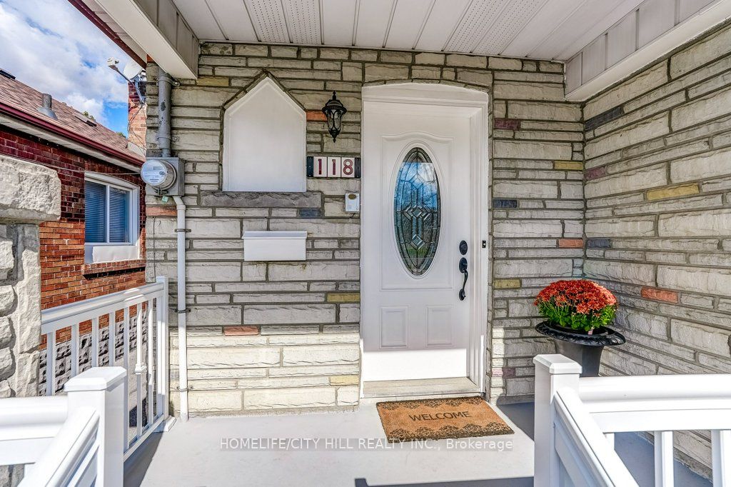 118 Lambton Avenue Property Photo 6