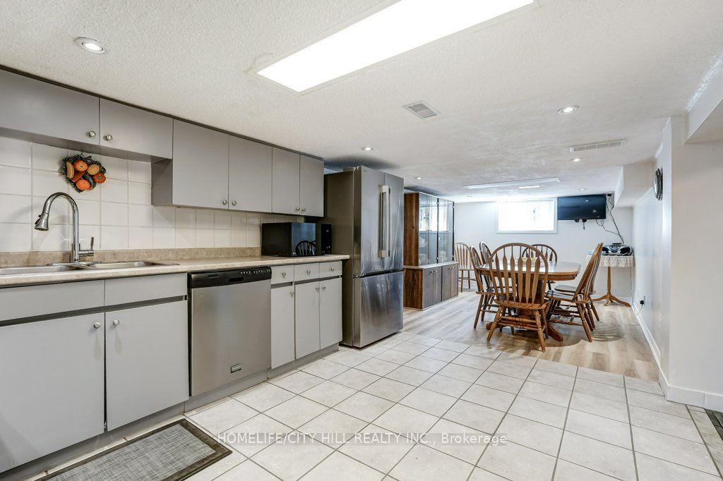 118 Lambton Avenue Property Photo 8