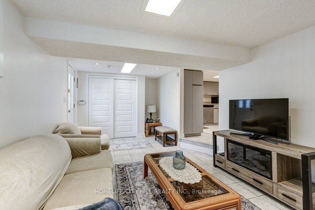 118 Lambton Avenue Property Photo 9
