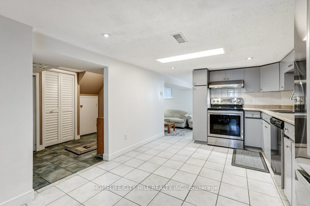 118 Lambton Avenue Property Photo 10