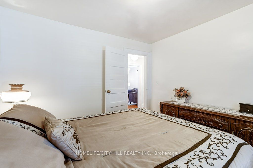 118 Lambton Avenue Property Photo 13