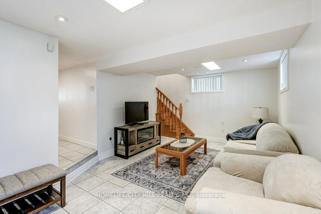 118 Lambton Avenue Property Photo 14