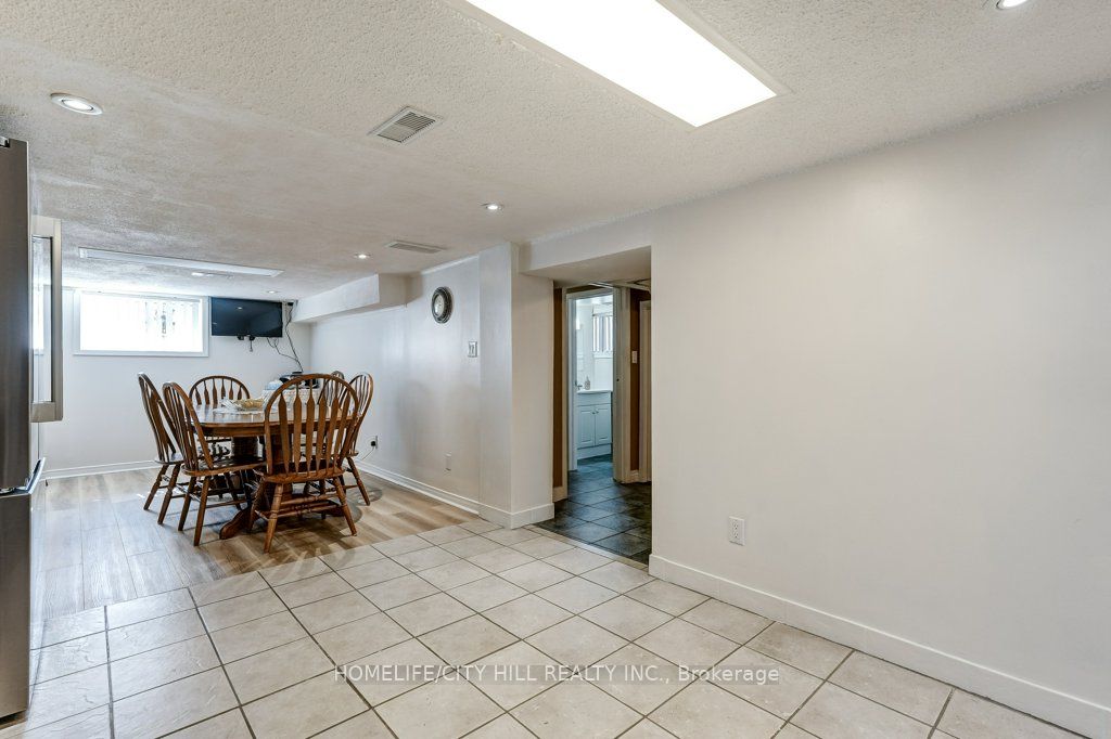 118 Lambton Avenue Property Photo 16