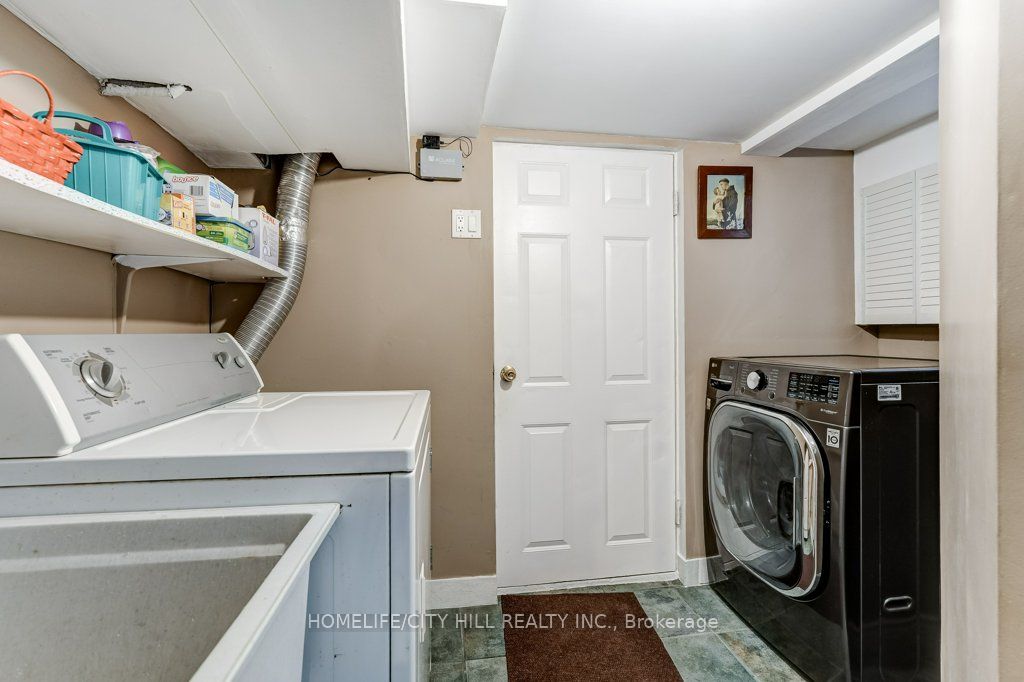 118 Lambton Avenue Property Photo 18