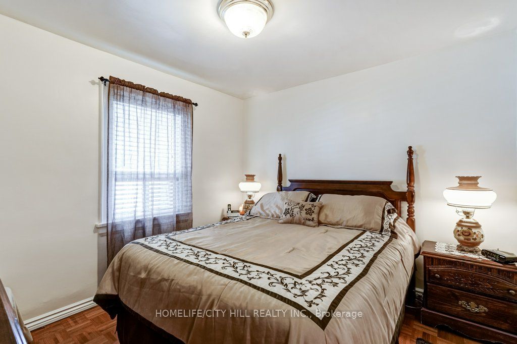 118 Lambton Avenue Property Photo 28
