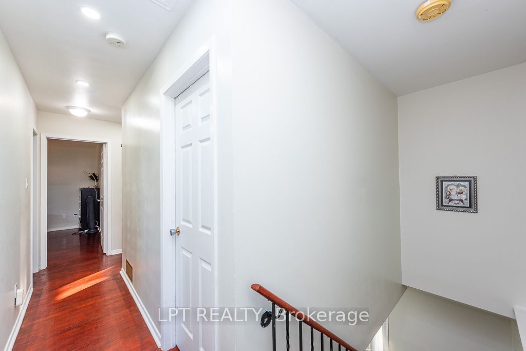 111 Dearbourne Boulevard Property Photo 14
