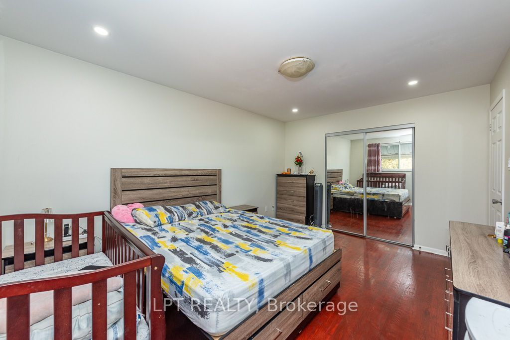111 Dearbourne Boulevard Property Photo 17
