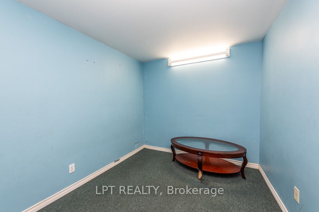 111 Dearbourne Boulevard Property Photo 30