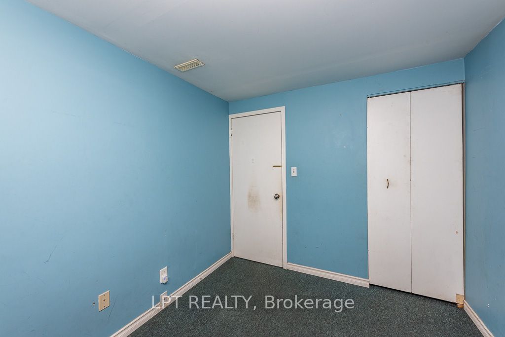 111 Dearbourne Boulevard Property Photo 31