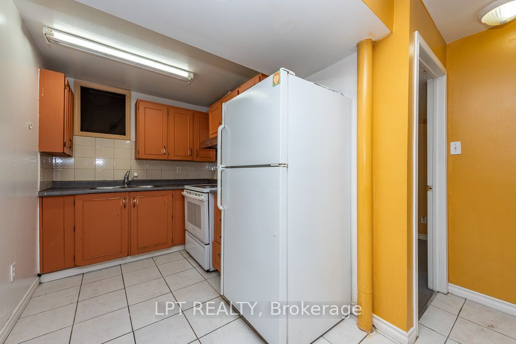 111 Dearbourne Boulevard Property Photo 35