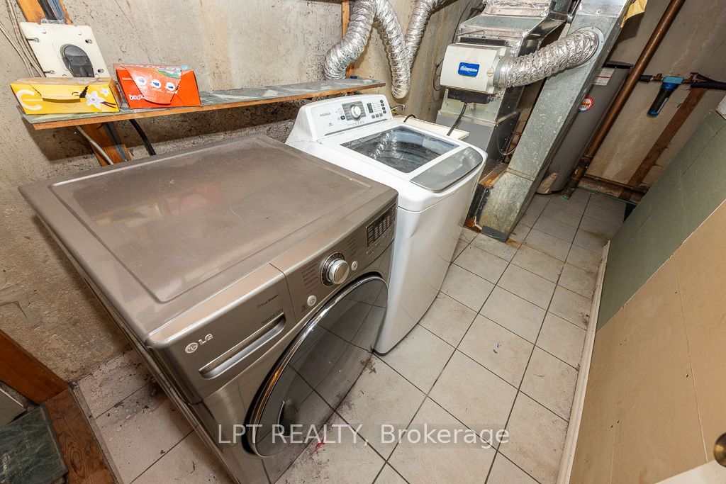 111 Dearbourne Boulevard Property Photo 39