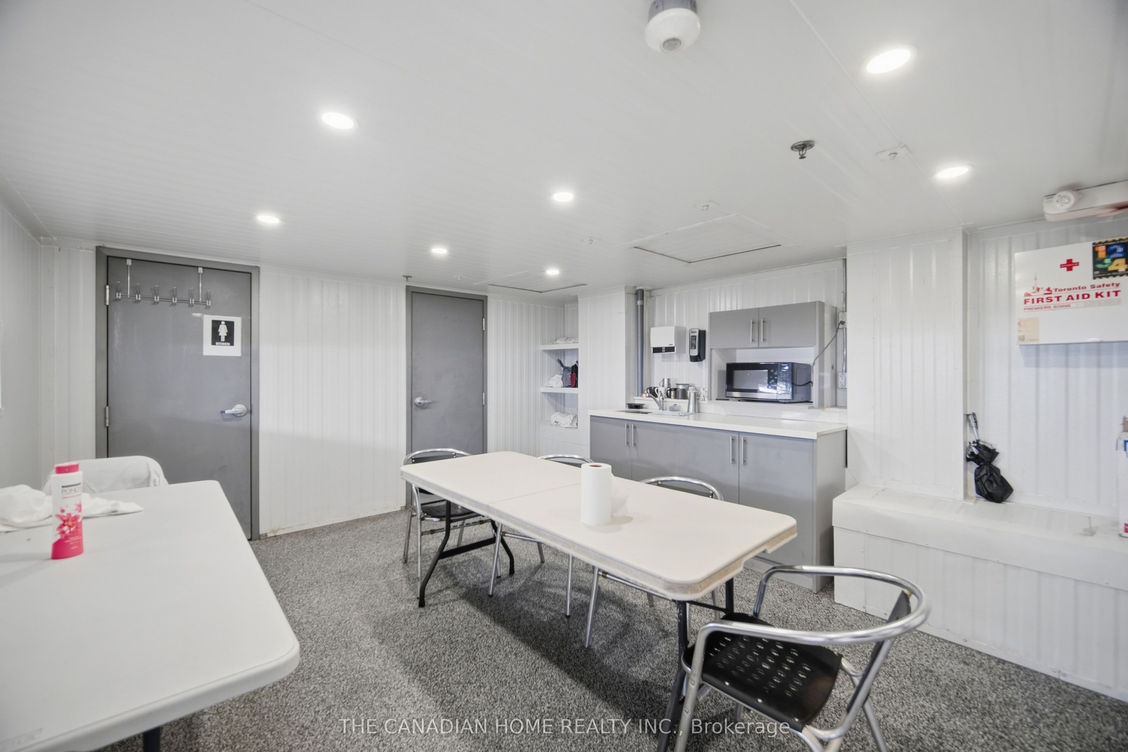 7875 Tranmere Drive 5 Property Photo 22