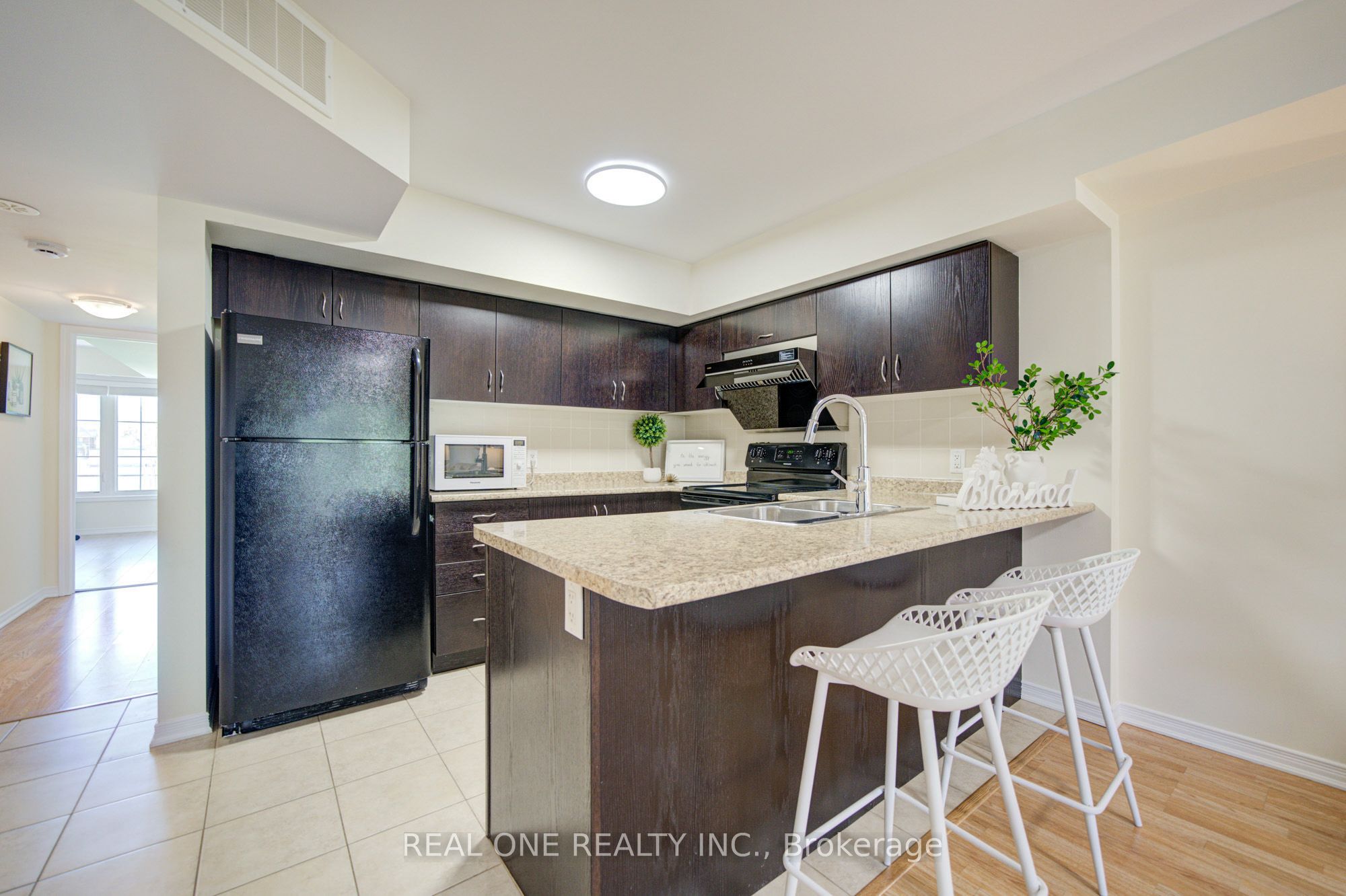 2441 Greenwich Drive 14 Property Photo 10