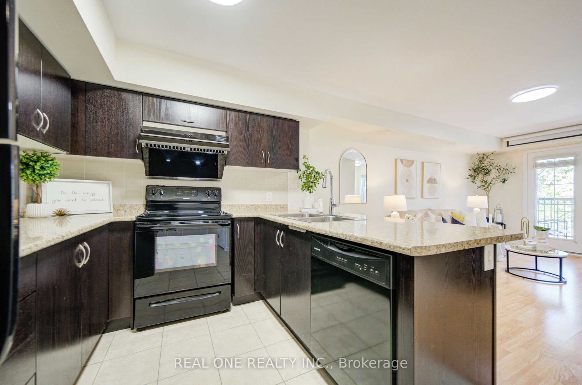 2441 Greenwich Drive 14 Property Photo 14
