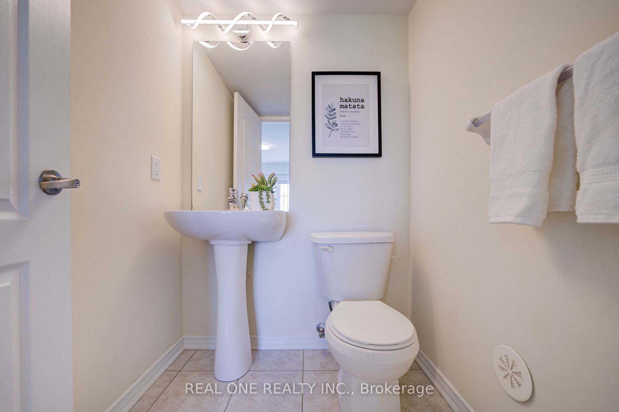 2441 Greenwich Drive 14 Property Photo 19