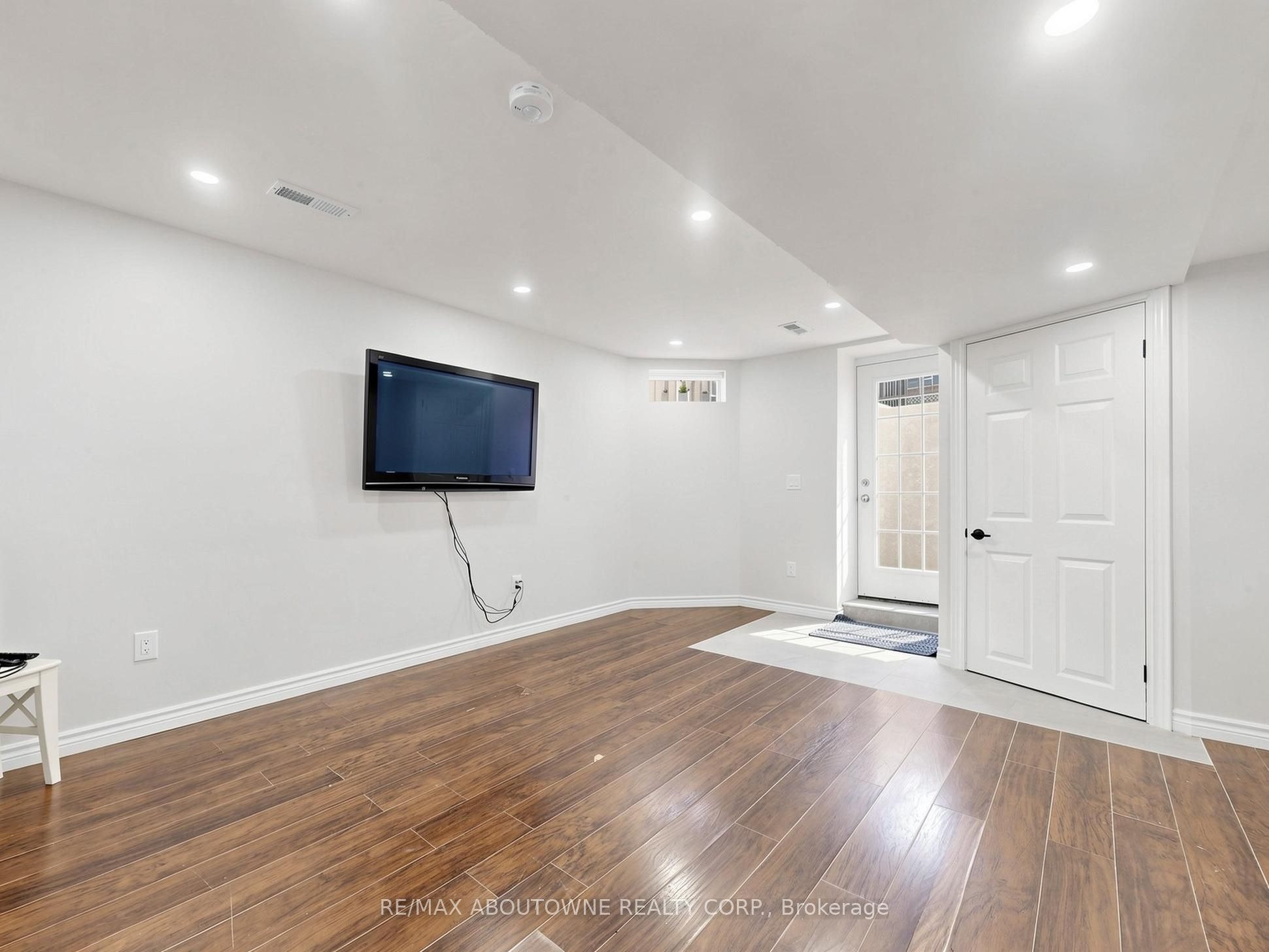 3850 Partition Road Basement Property Photo 2