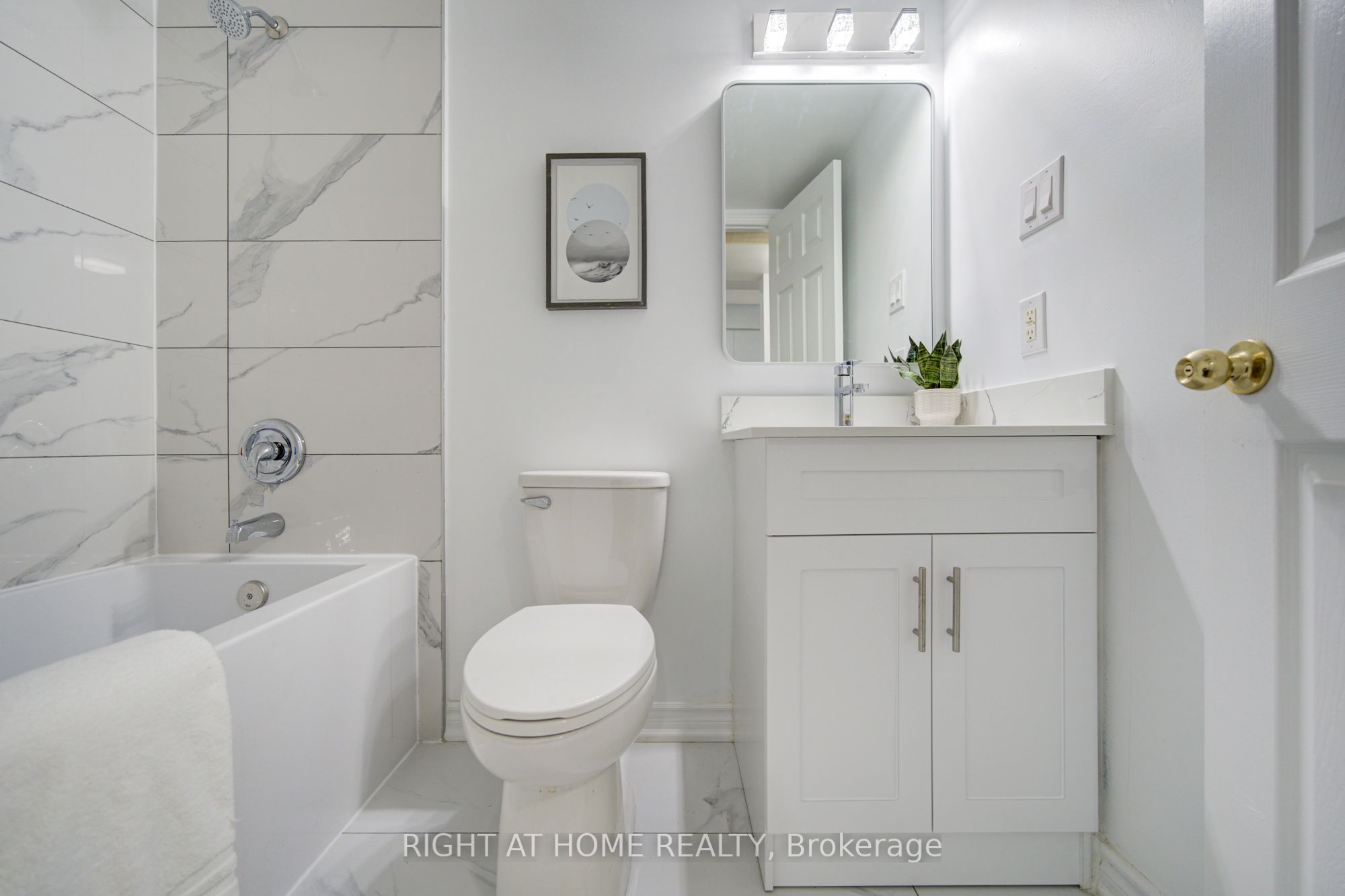 4975 Southampton Drive 323 Property Photo 27