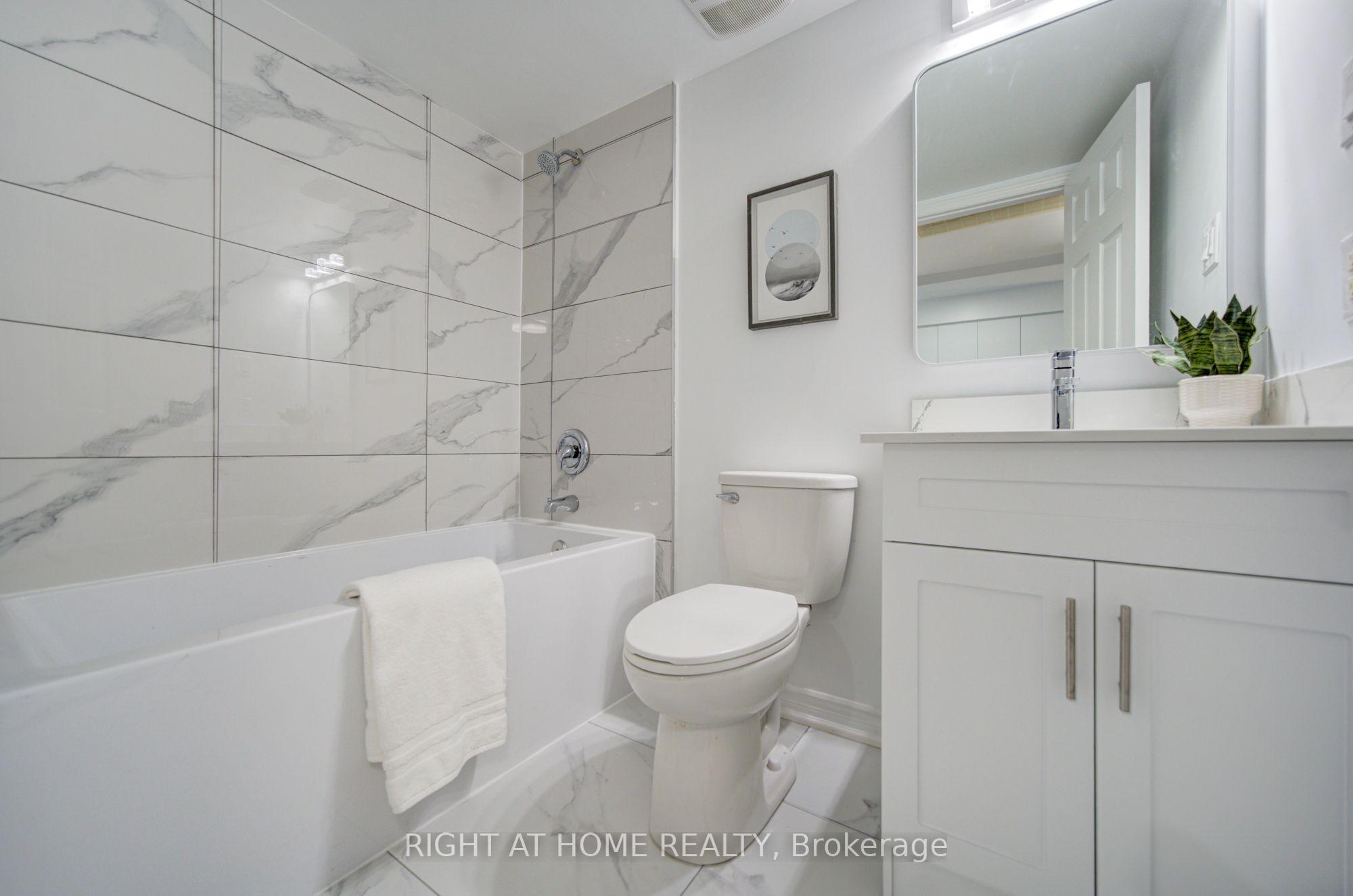 4975 Southampton Drive 323 Property Photo 28