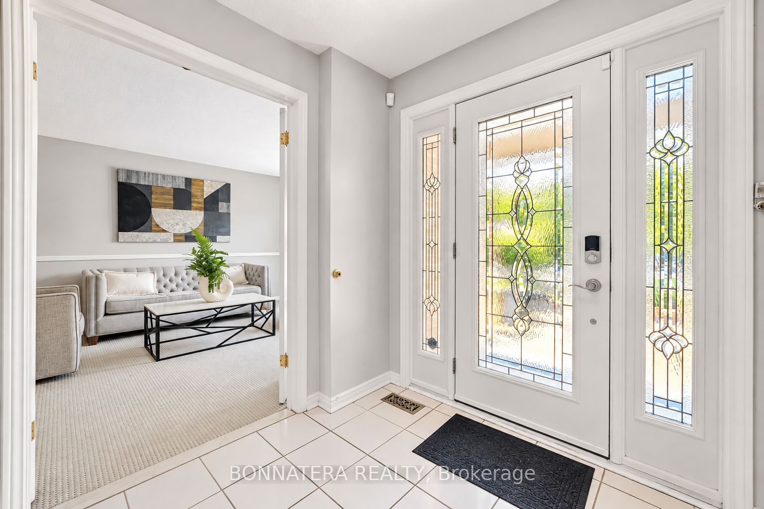1409 Holly Court Property Photo 4
