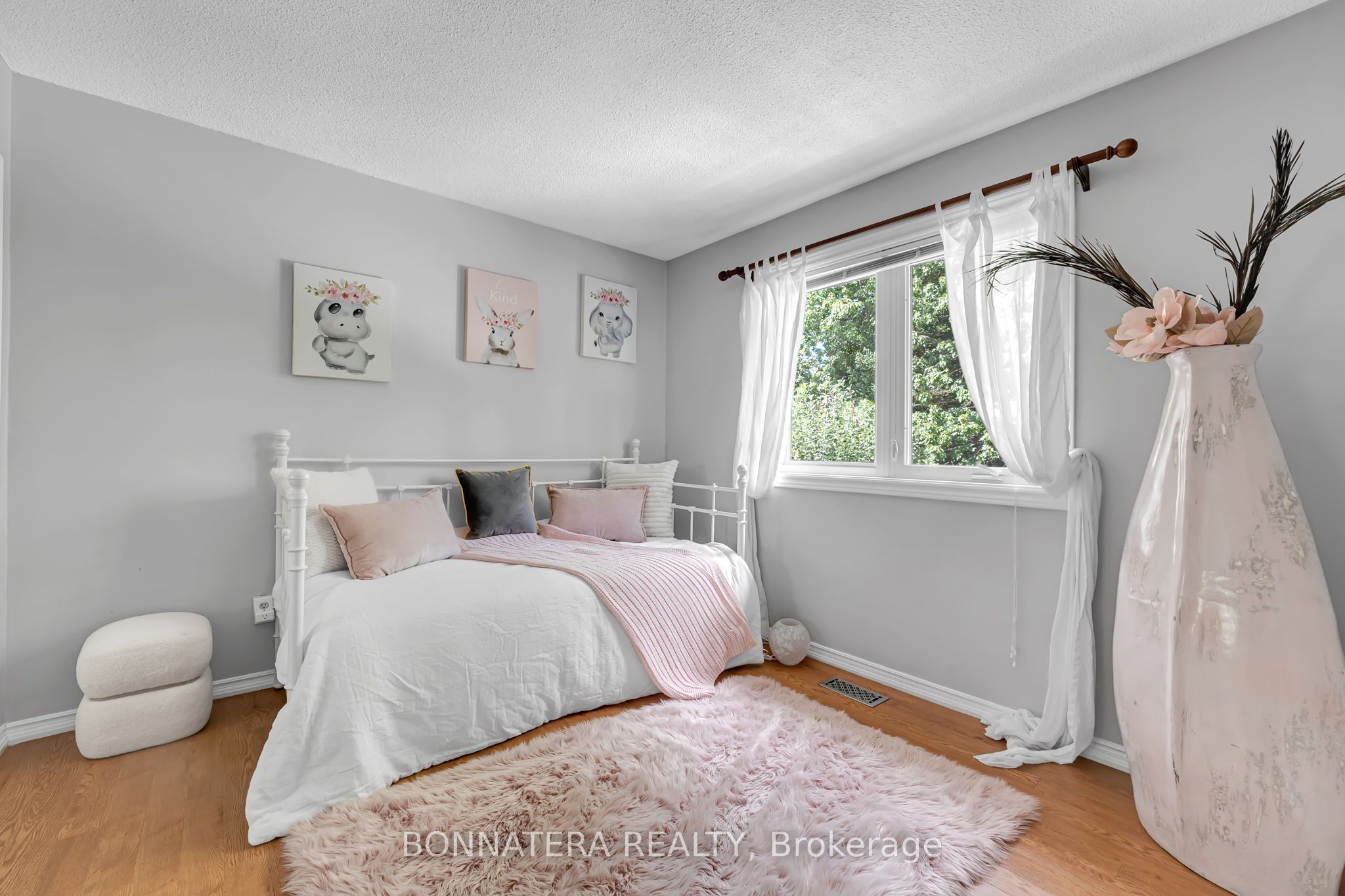 1409 Holly Court Property Photo 28