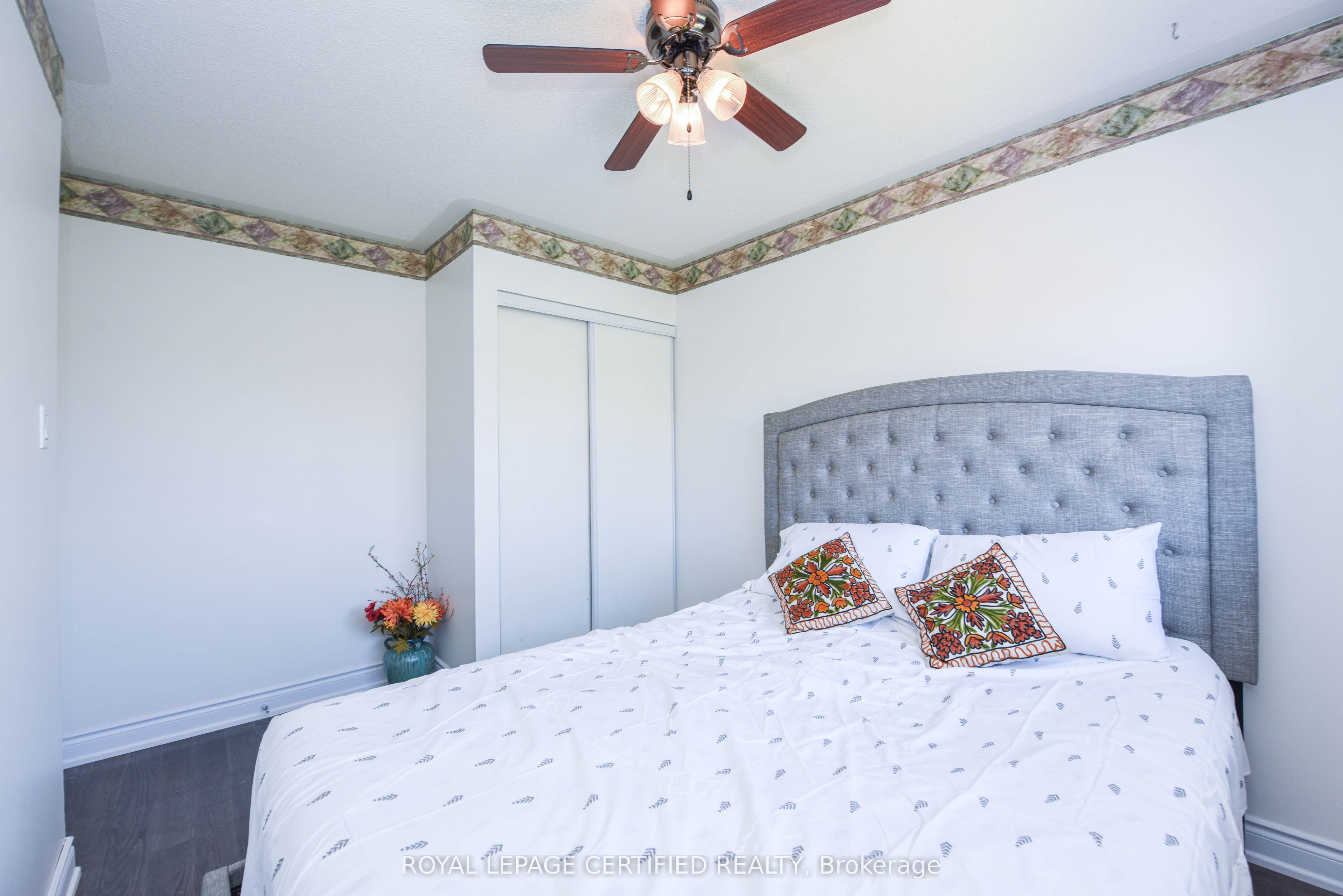 6037 Clover Ridge Crescent Property Photo 23