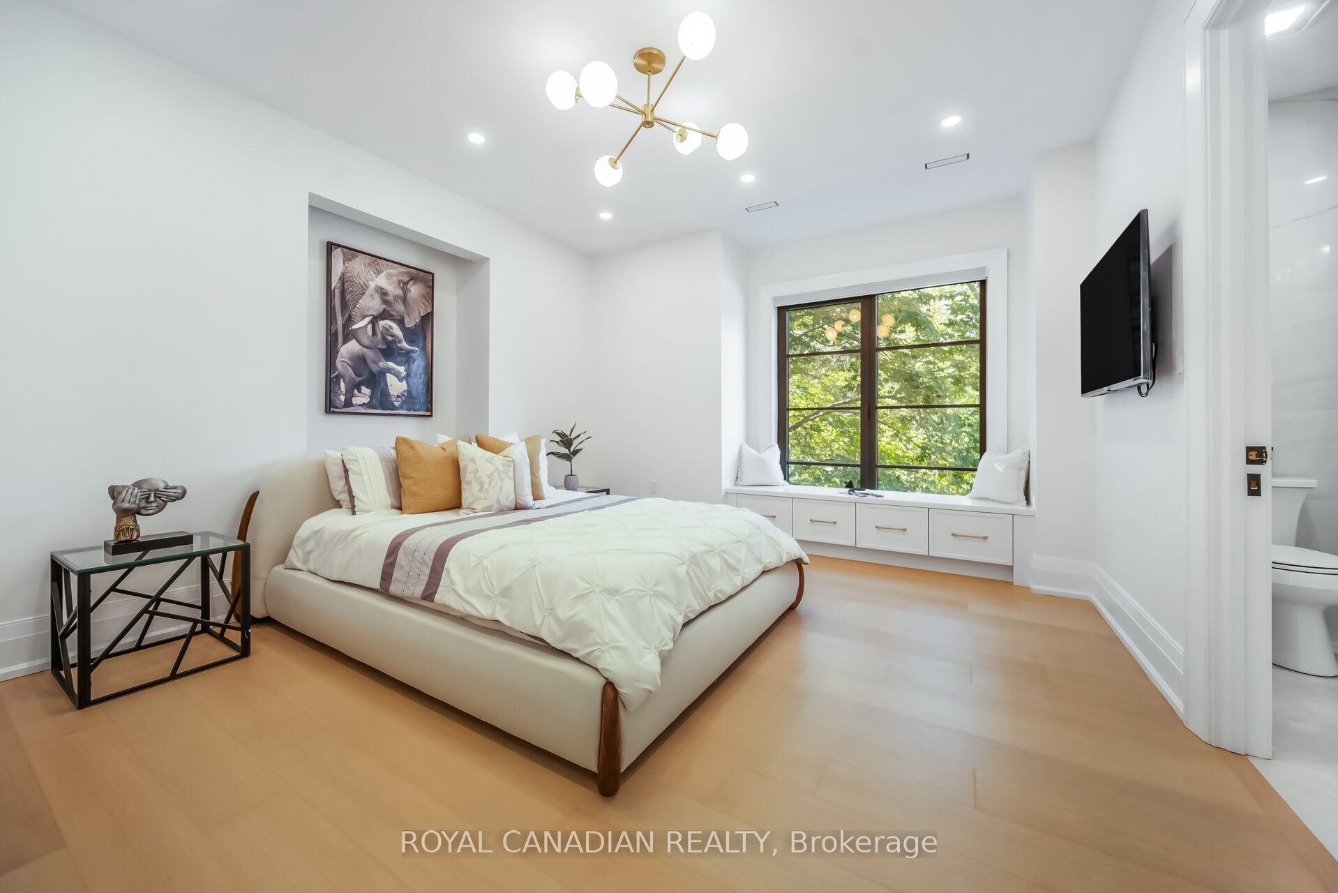 1470 Albion Avenue Property Photo 28