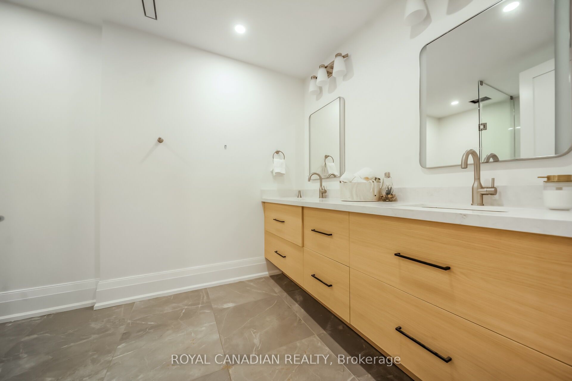 1470 Albion Avenue Property Photo 40