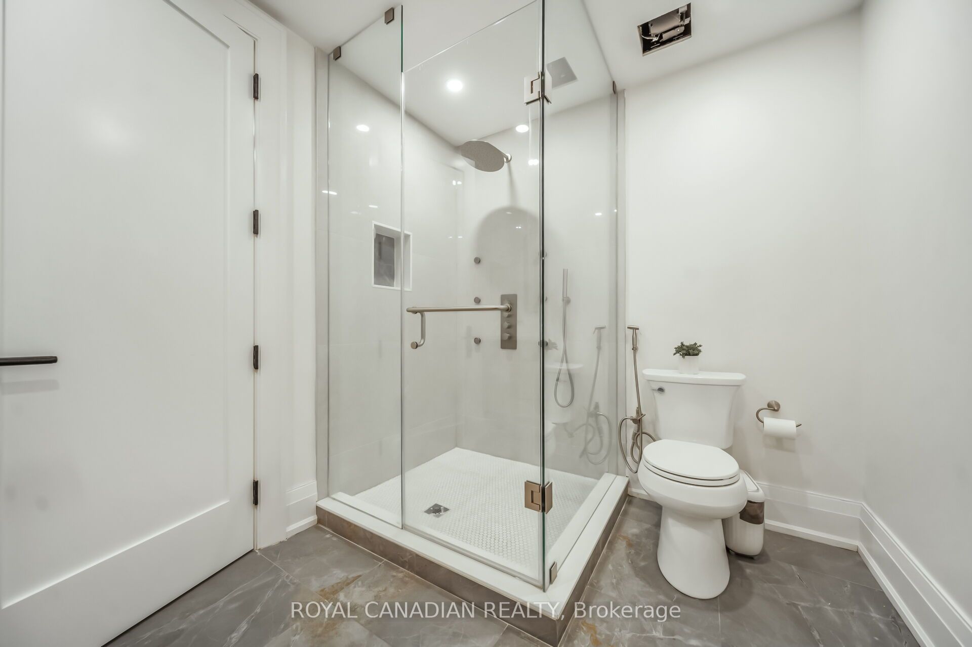 1470 Albion Avenue Property Photo 41