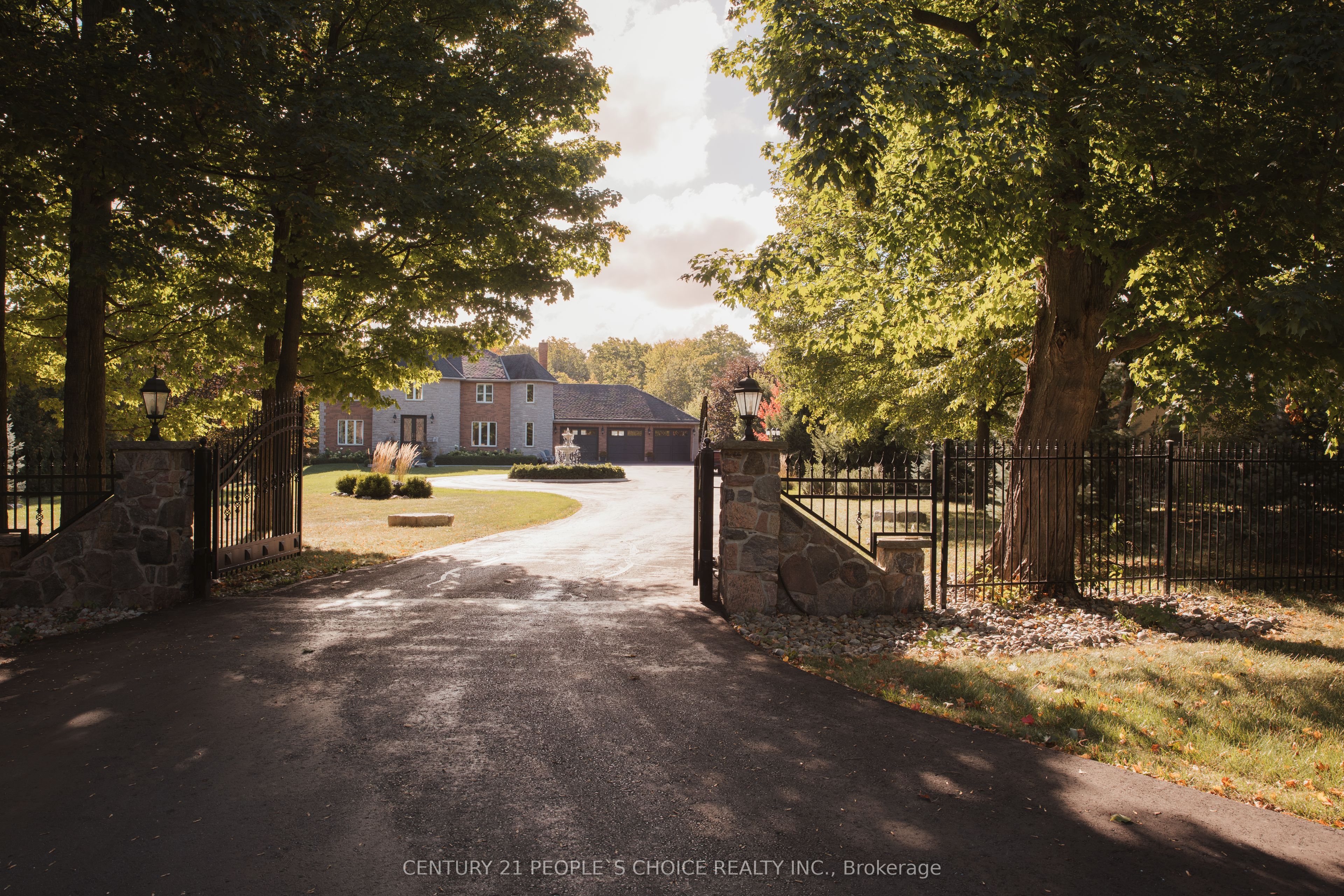 15550 5 Side Road Property Photo 1