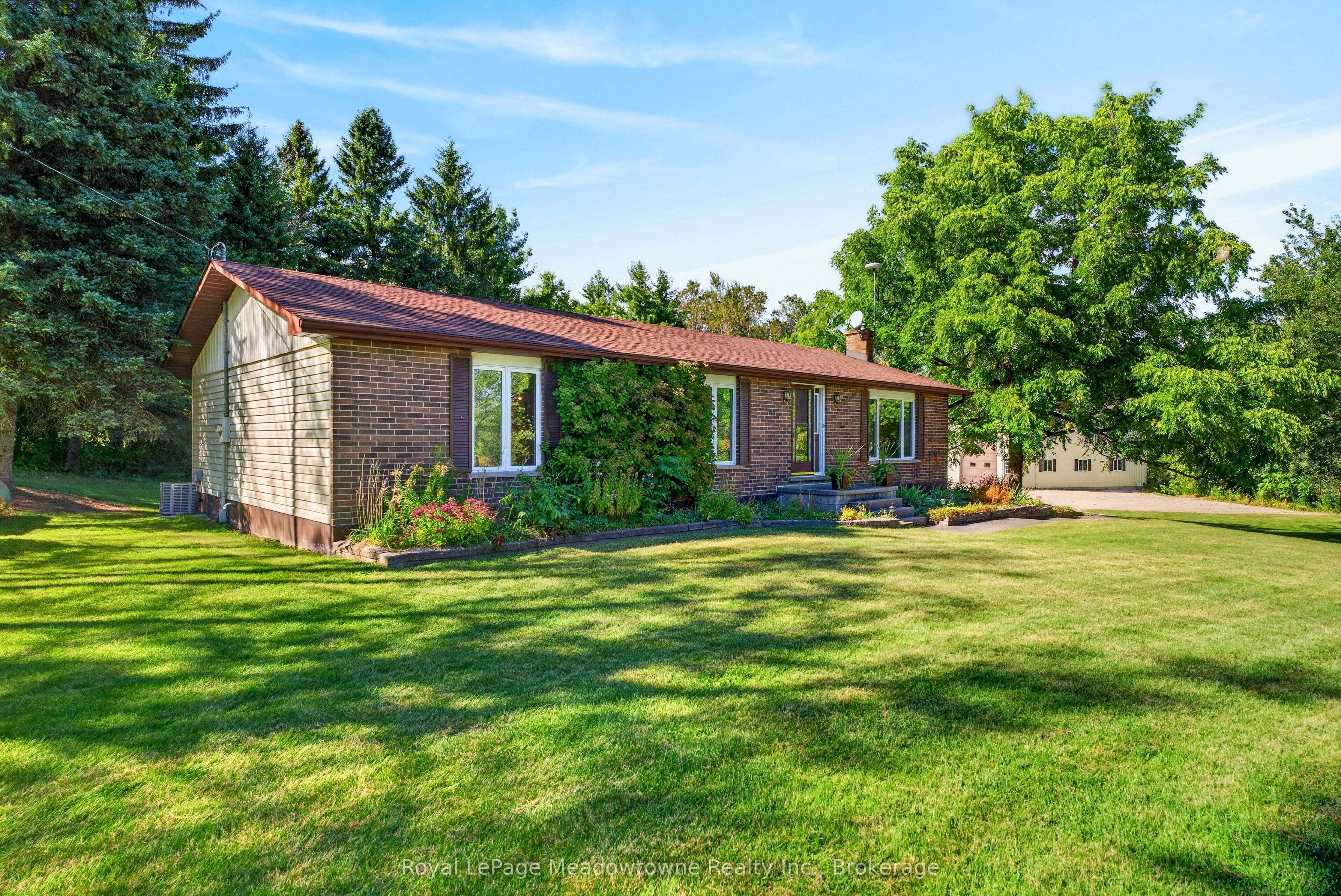 4095 20 Side Road Property Photo 2