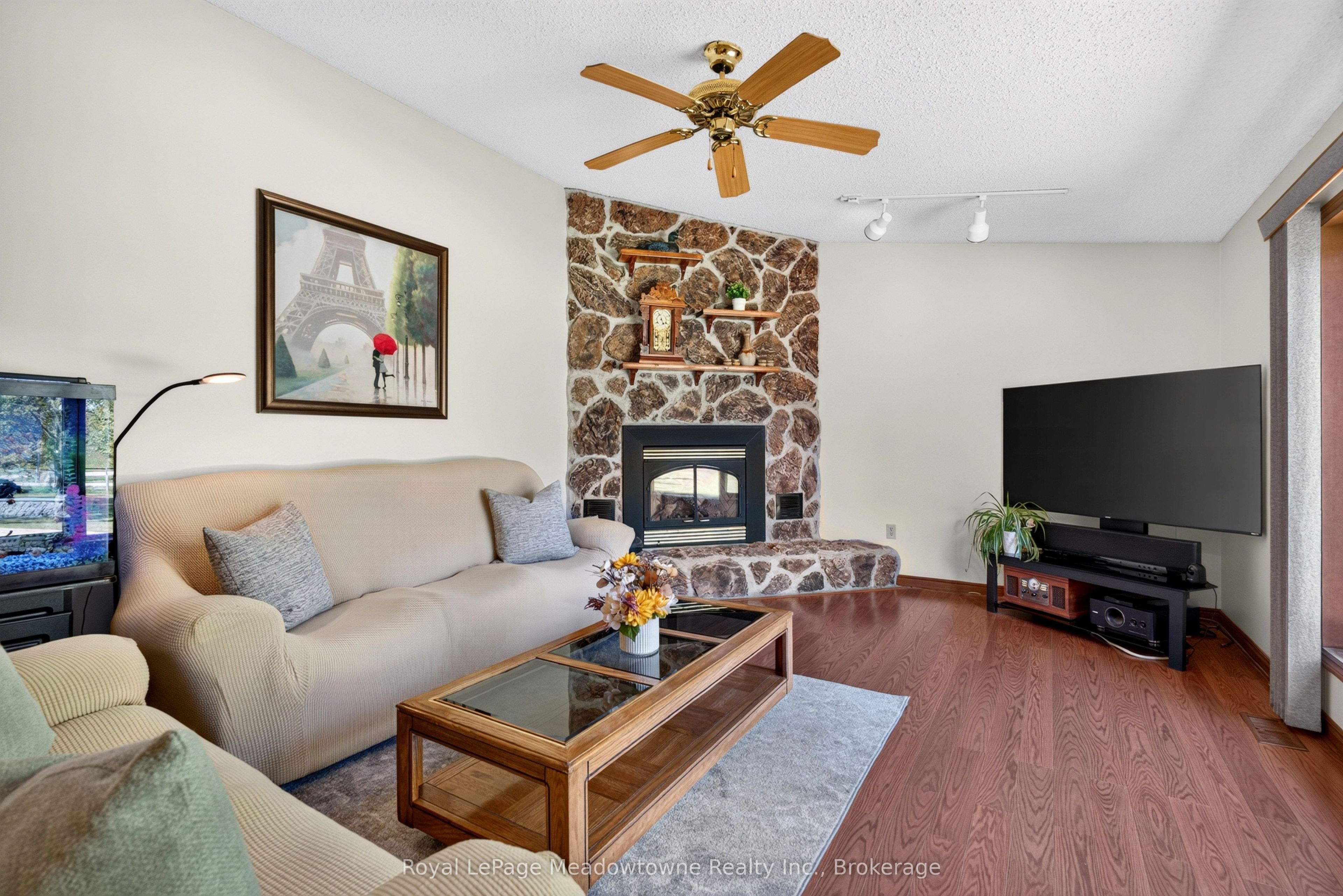 4095 20 Side Road Property Photo 5