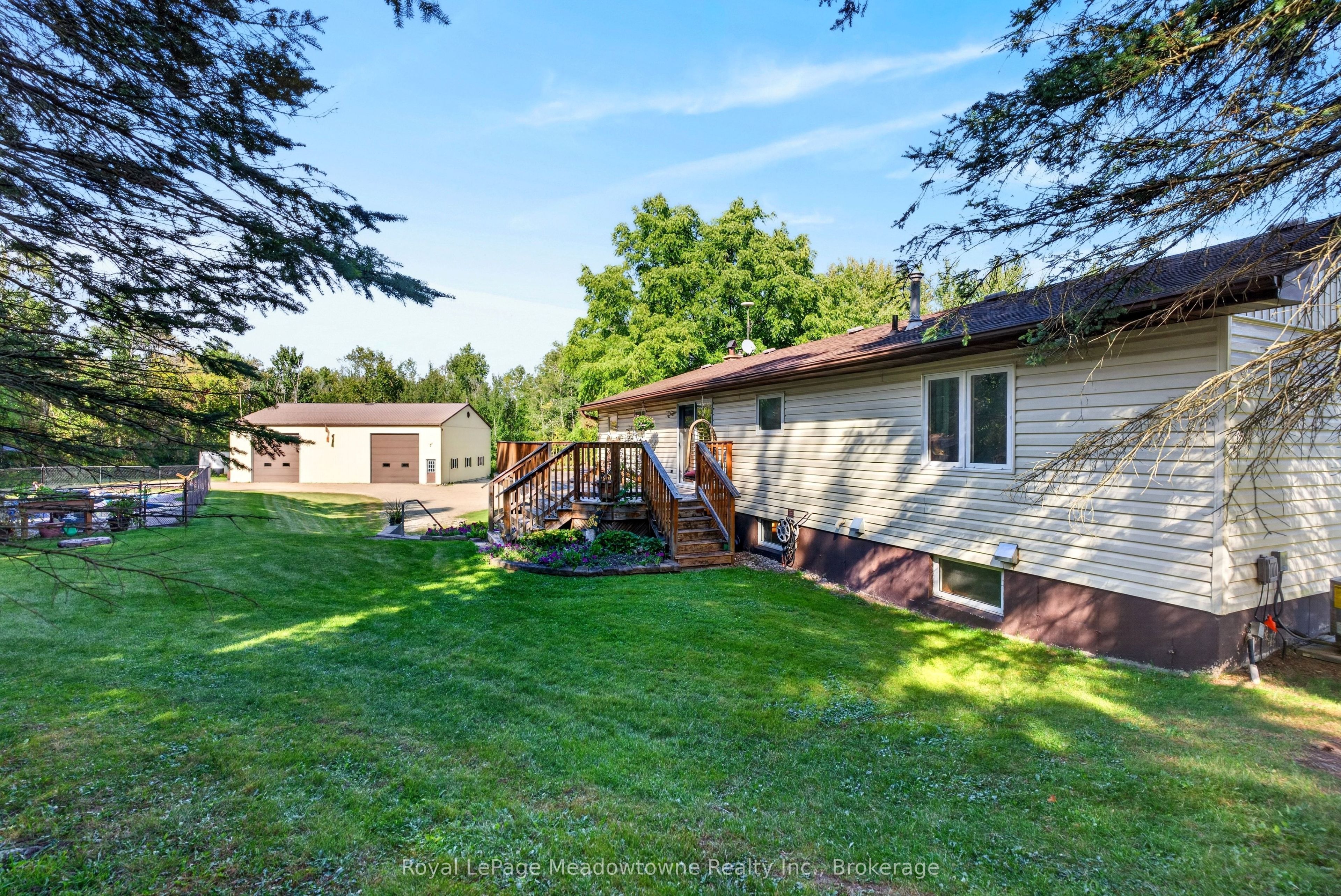4095 20 Side Road Property Photo 36