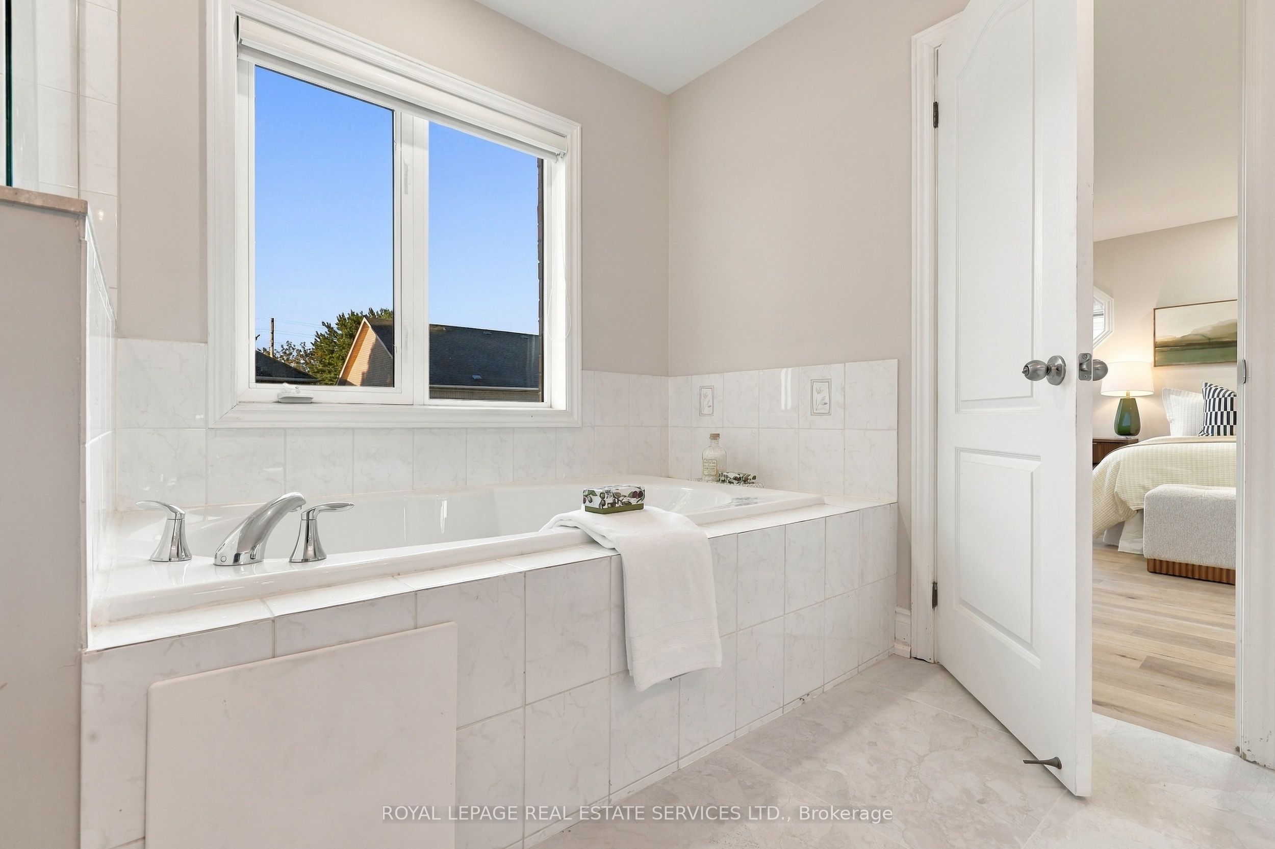 3396 Hayhurst Crescent Property Photo 14