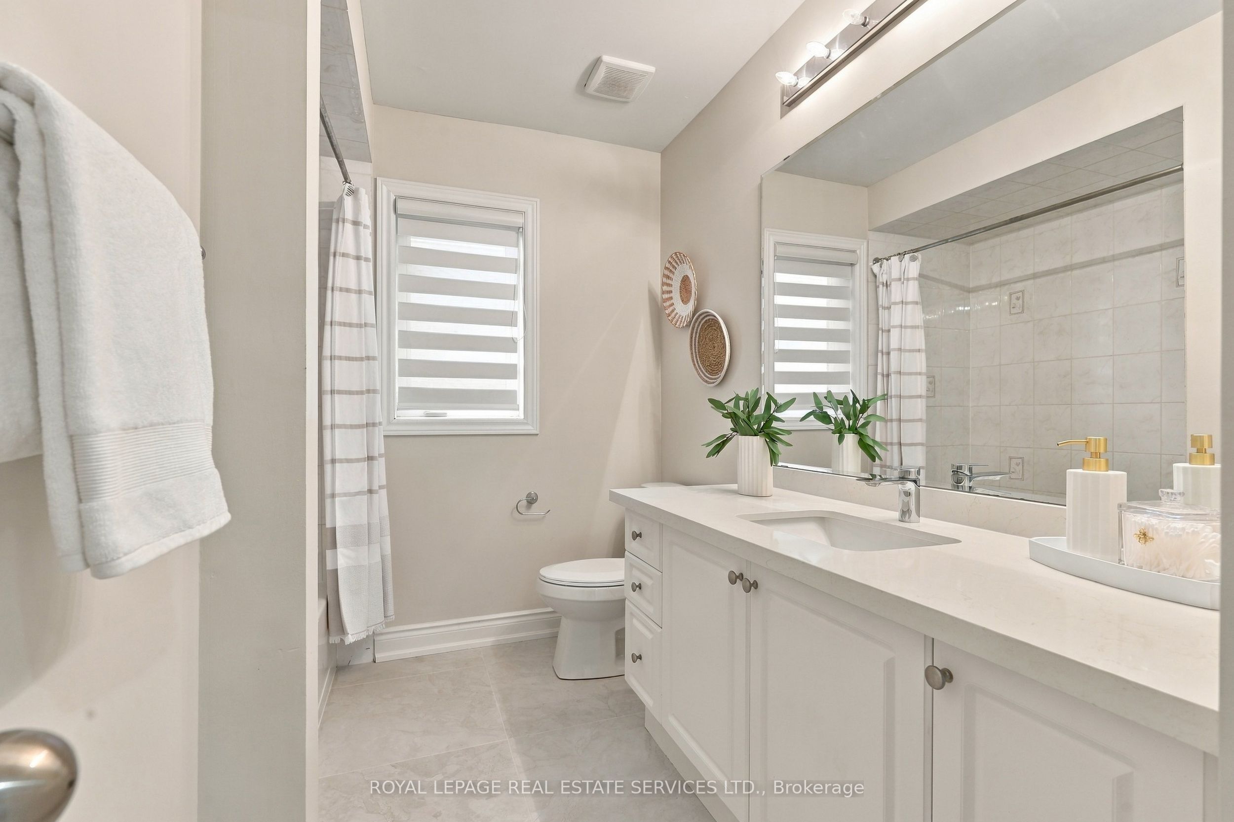 3396 Hayhurst Crescent Property Photo 20