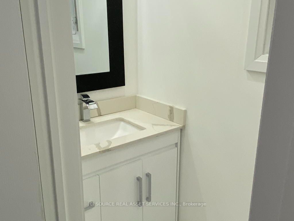 77 Newbridge Crescent Property Photo 12