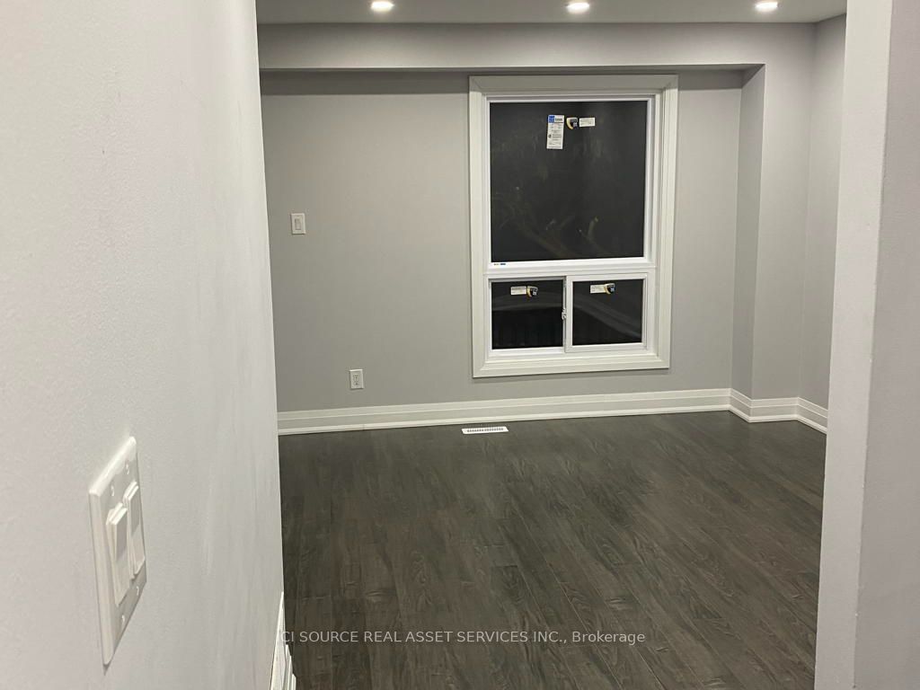 77 Newbridge Crescent Property Photo 14
