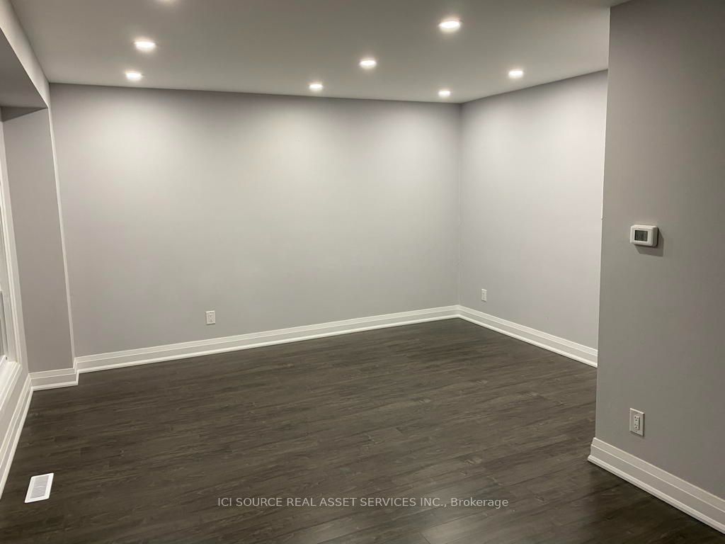 77 Newbridge Crescent Property Photo 16