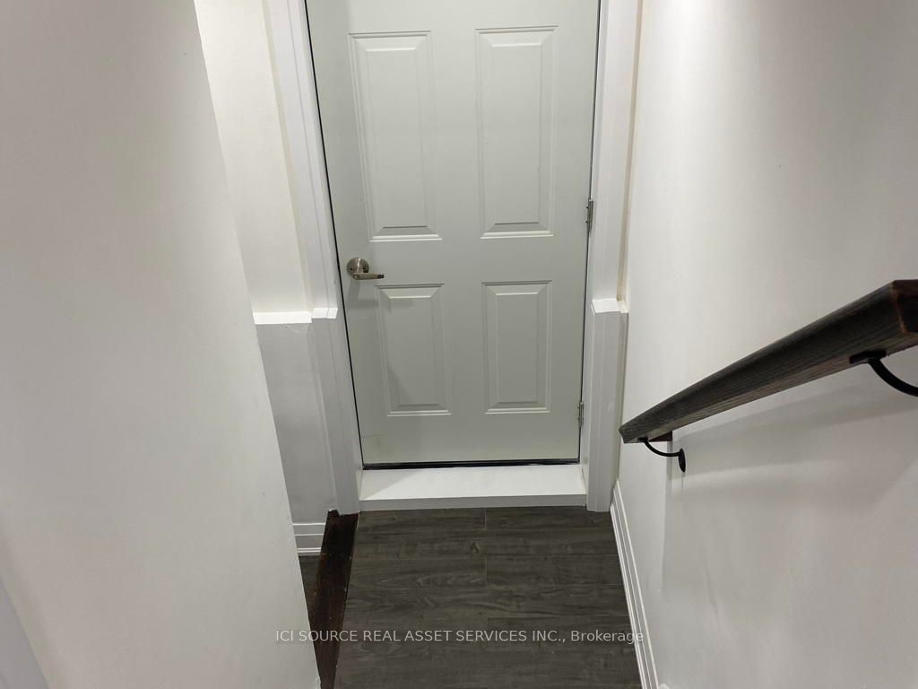77 Newbridge Crescent Property Photo 20