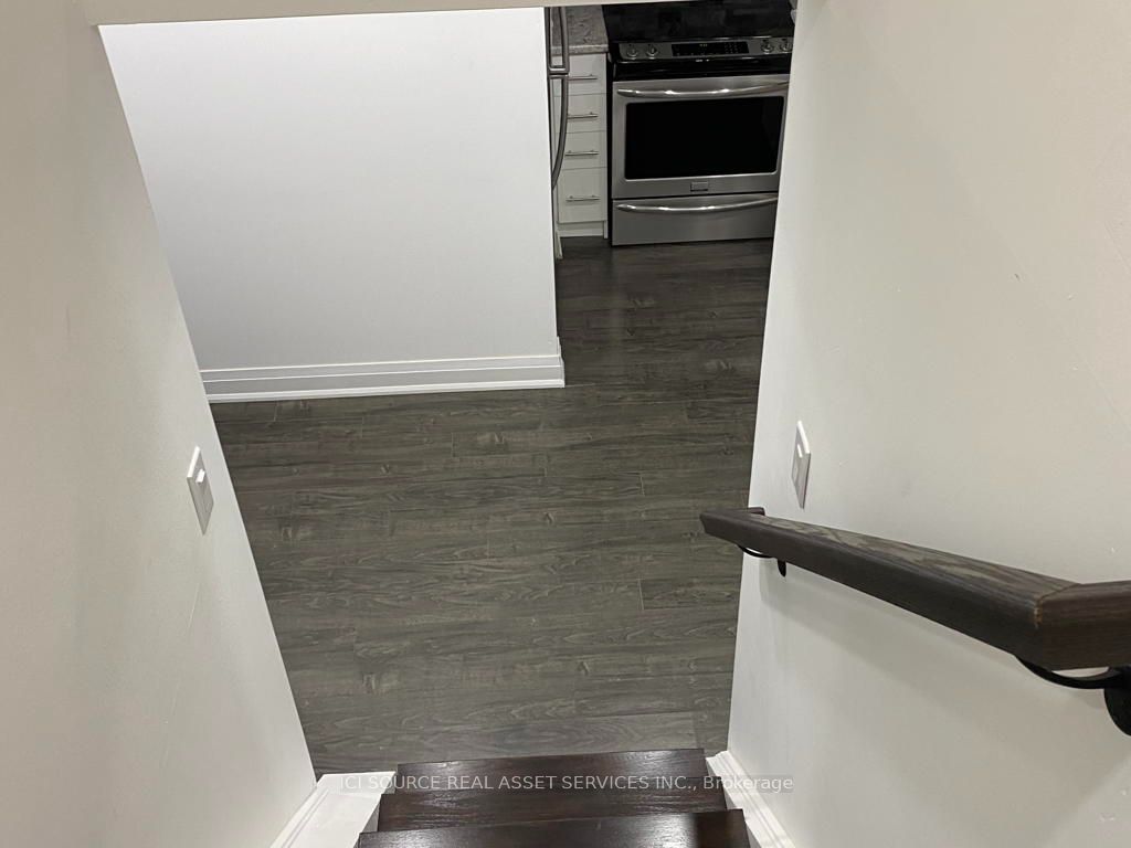 77 Newbridge Crescent Property Photo 21