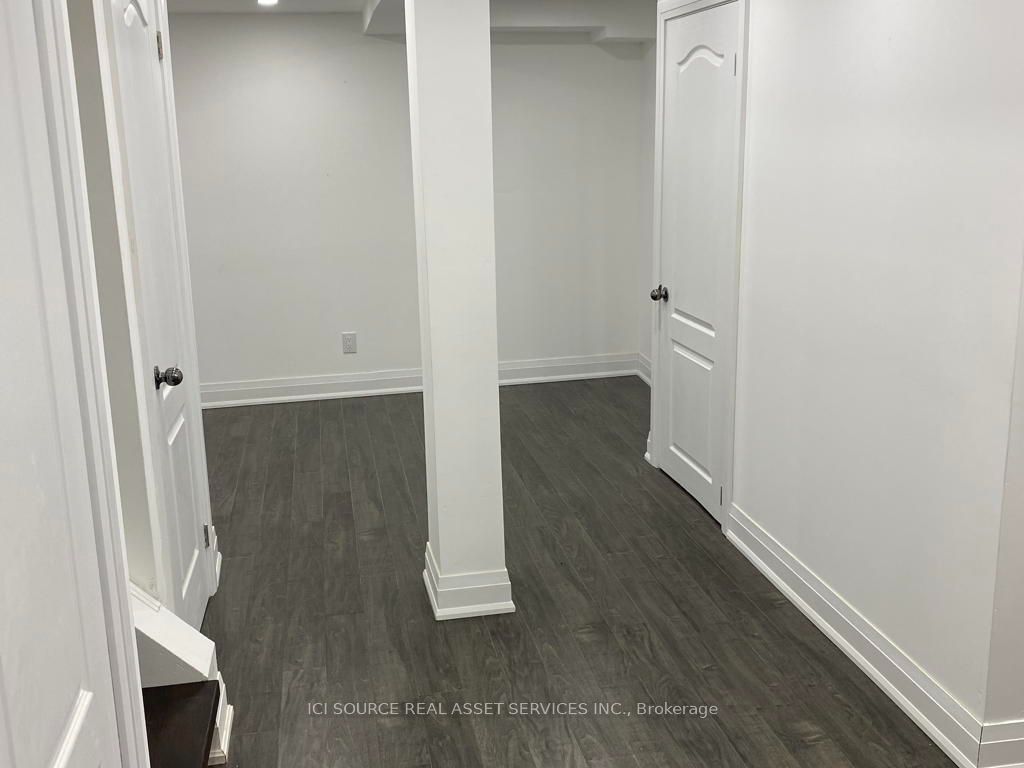 77 Newbridge Crescent Property Photo 24