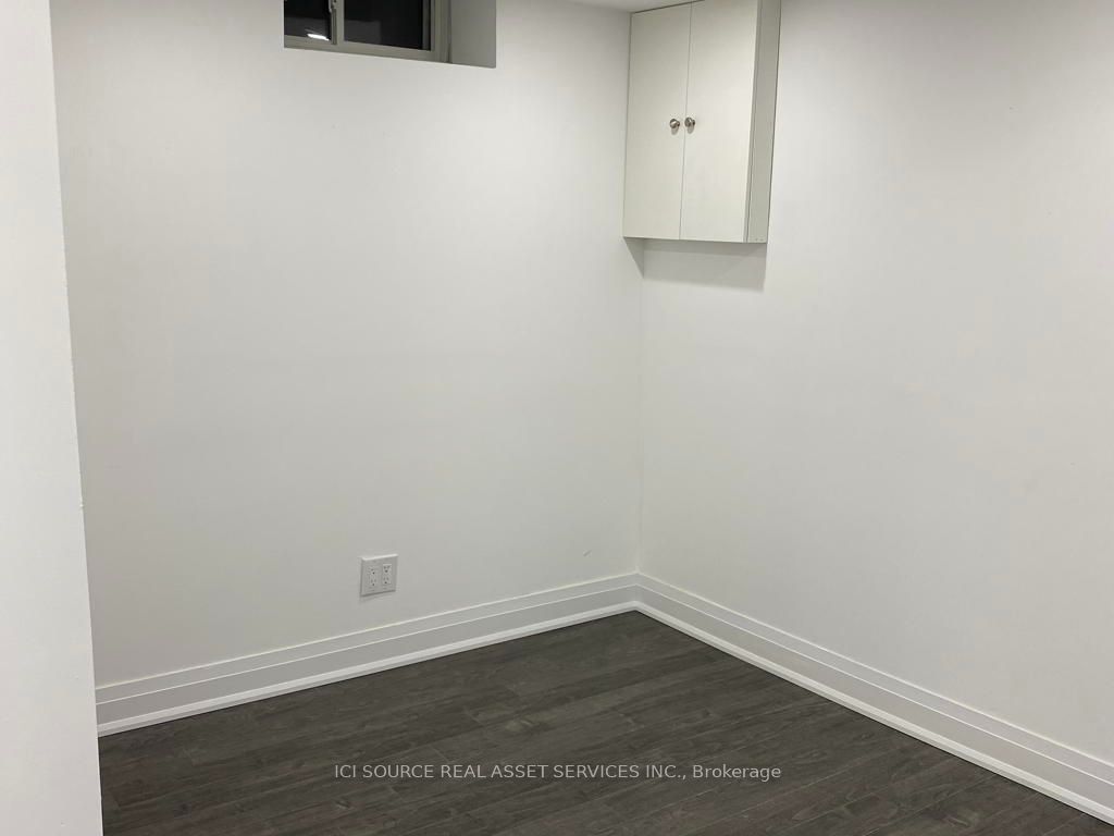 77 Newbridge Crescent Property Photo 25
