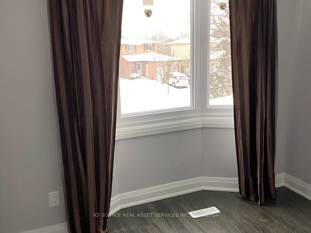 77 Newbridge Crescent Property Photo 27